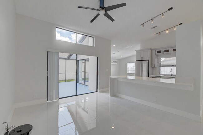 Building Photo - 20995 Country Creek Dr