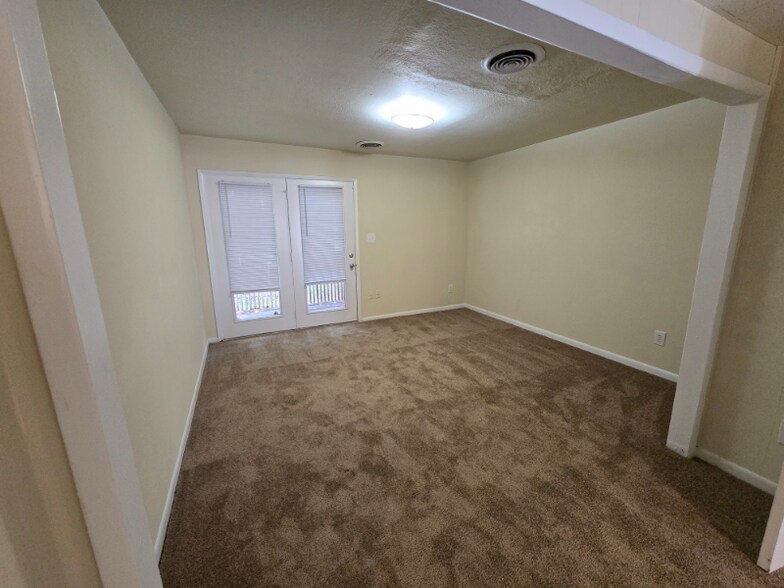 Building Photo - 3925 Keswick Pl