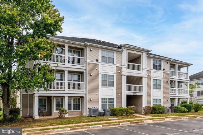 Building Photo - 8091 Lacy Dr