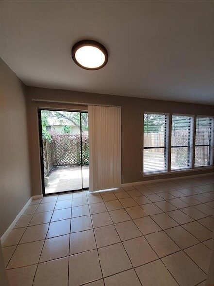 Building Photo - 9008 Sanger Dr
