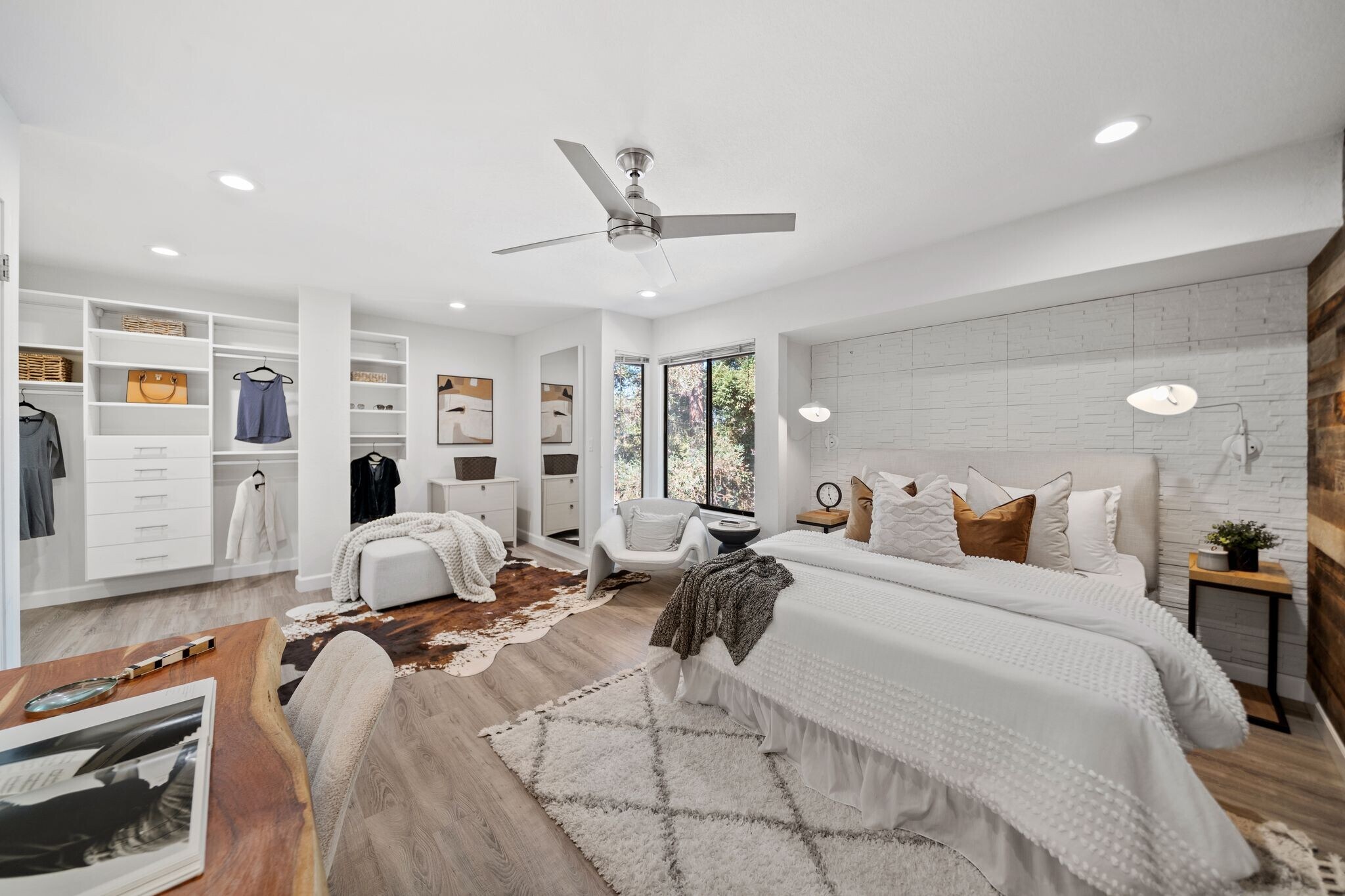 Building Photo - 906 La Barbera Dr