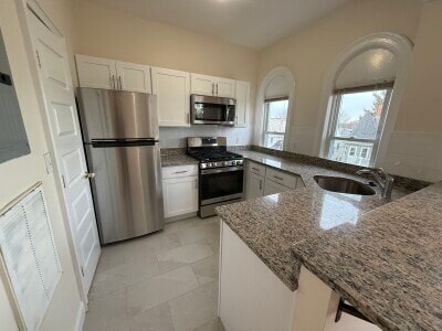 Building Photo - 45 Ashford St