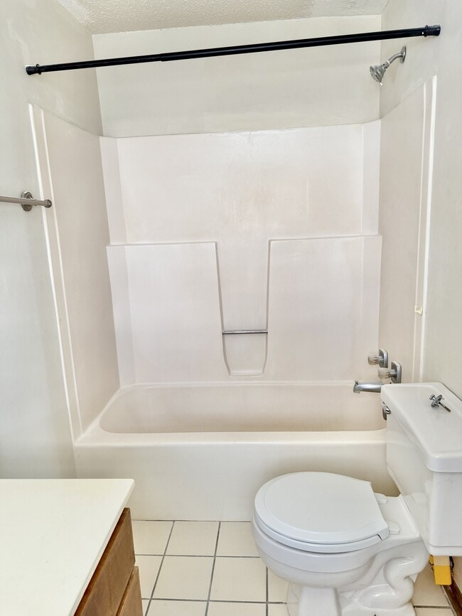 Building Photo - 9645 Siegen Ln