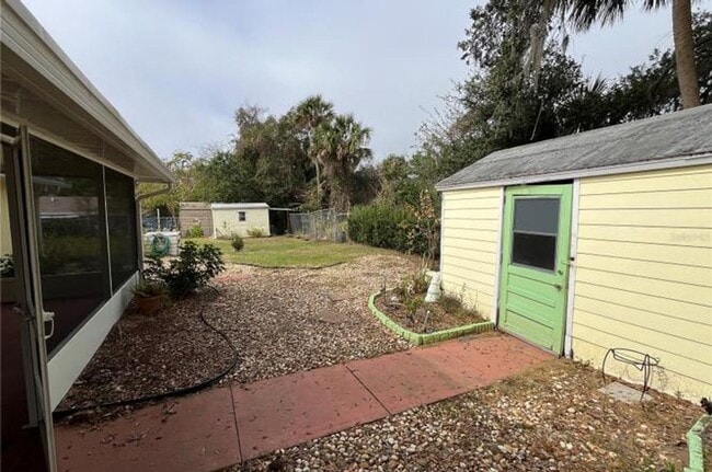 Building Photo - 2 Bedroom in Edgewater