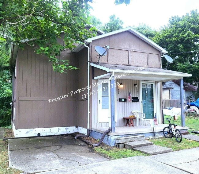Primary Photo - 731 E Main St