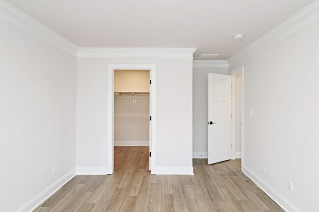 Building Photo - $500 off 1st Month's Rent! Pet-Friendly Crozet Townhome