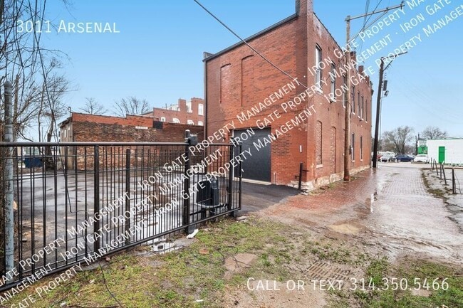 Building Photo - 3011 Arsenal-