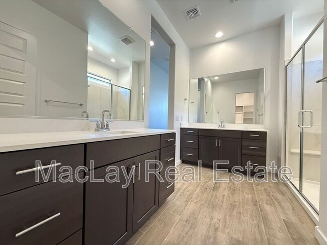 Building Photo - 2996 E Birdsong Ave