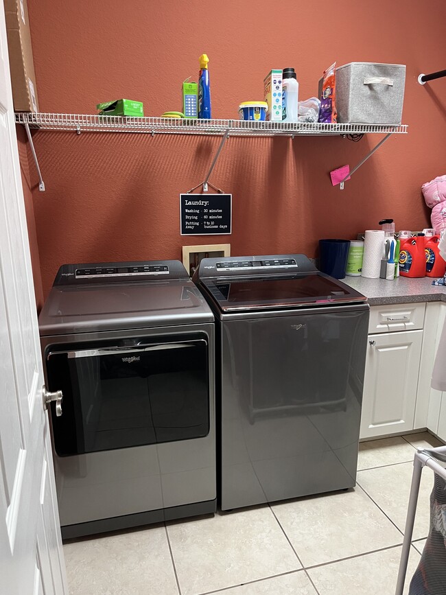 Building Photo - 1895 Orangewood Ct