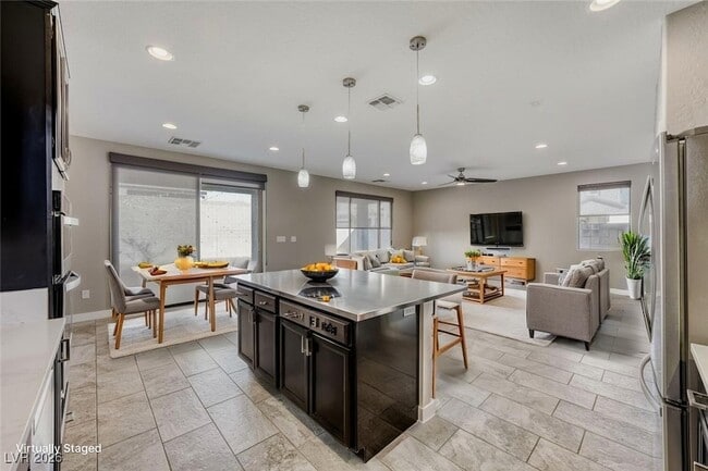 Building Photo - 9061 Field Maple St