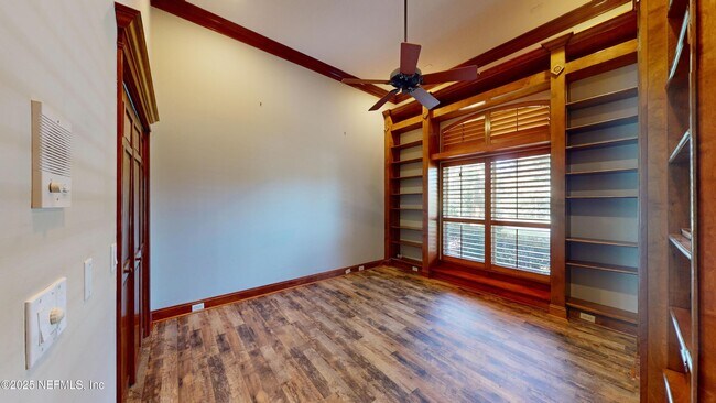 Building Photo - 1334 Charter Ct