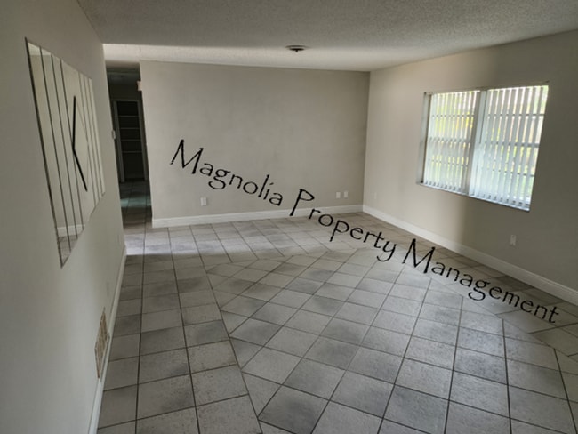 Building Photo - Winter Park - Newly Remodeled 3/2