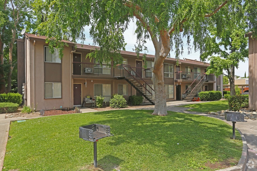 Sheraton Apartments 5244 Hackberry Ln Sacramento CA 95841 Apartment