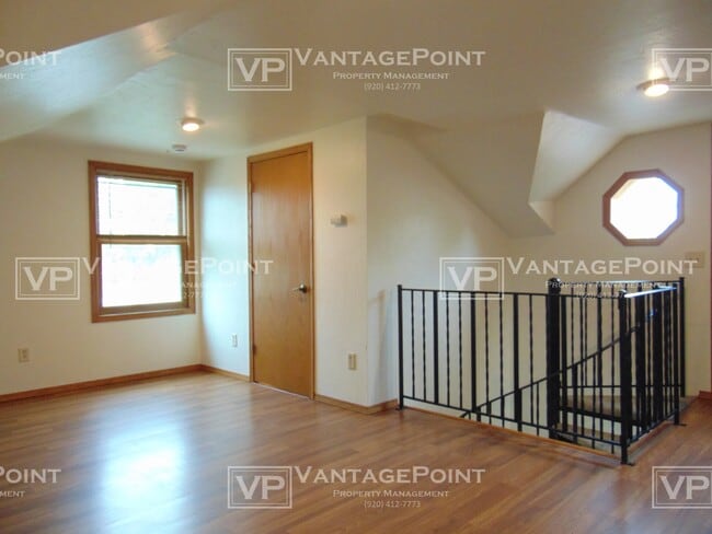 Building Photo - 632 River Ave