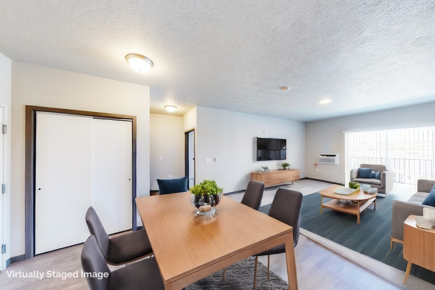 Building Photo - District 42