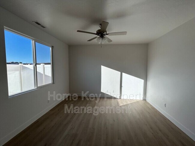 Building Photo - 4065 Eureka Aly
