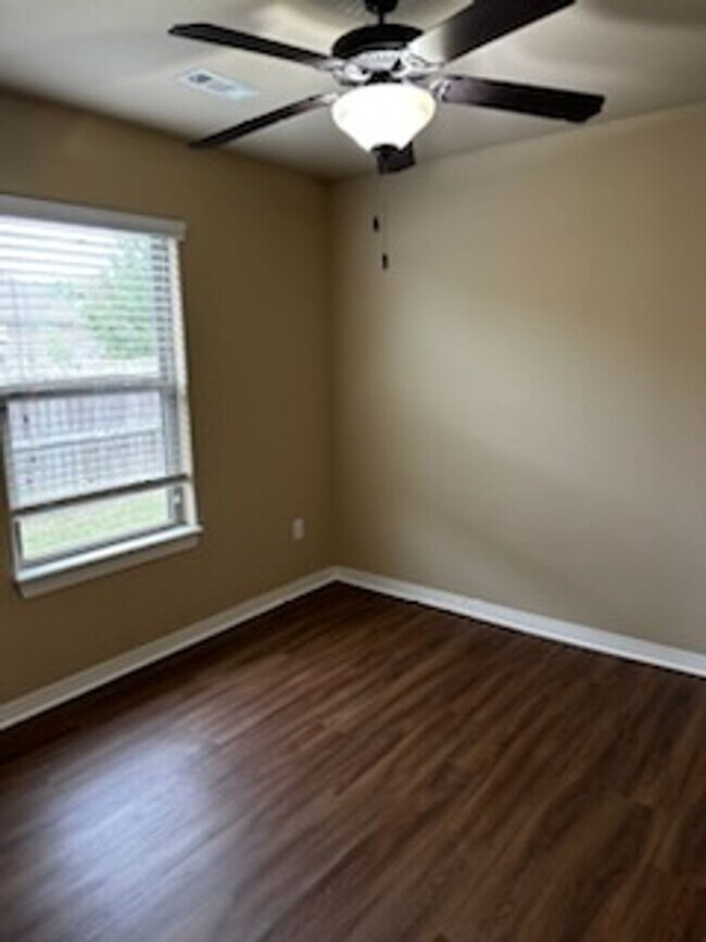 Building Photo - BEAUTIFUL HOME IN GREAT LOCATION!