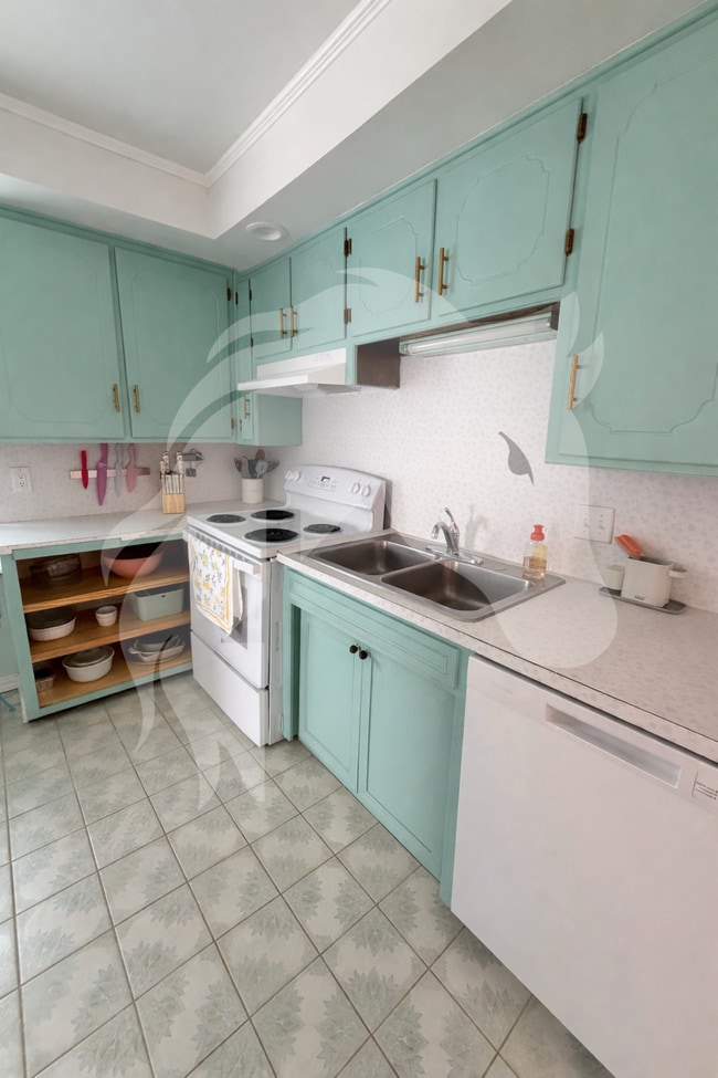 Building Photo - "Furnished 2-Bedroom Enid Retreat with Vintage Charm!"