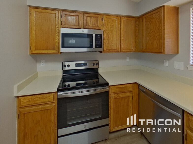 Building Photo - 4170 S Biscay Cir