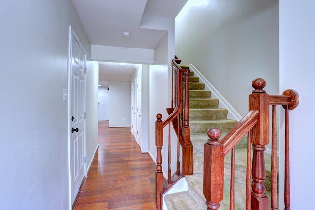 Building Photo - 3BD/2.2BA:  Fabulous Baltimore Townhome