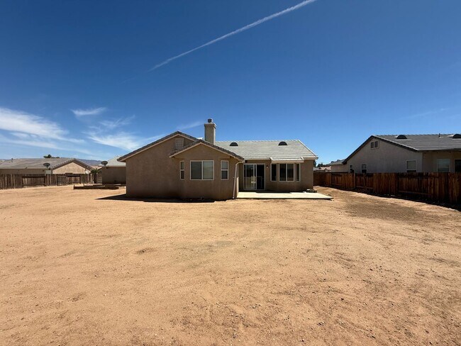 Building Photo - Beautiful Home In Apple Valley Vineyards-4...