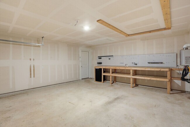 Building Photo - Spacious Southwest San Antonio Home Near Lackland AFB & Major Highways
