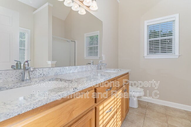 Building Photo - 1046 Aenon Cir