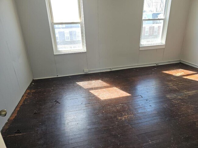 Building Photo - Coming Soon - 5 Bedroom Pet Friendly House in Lancaster!