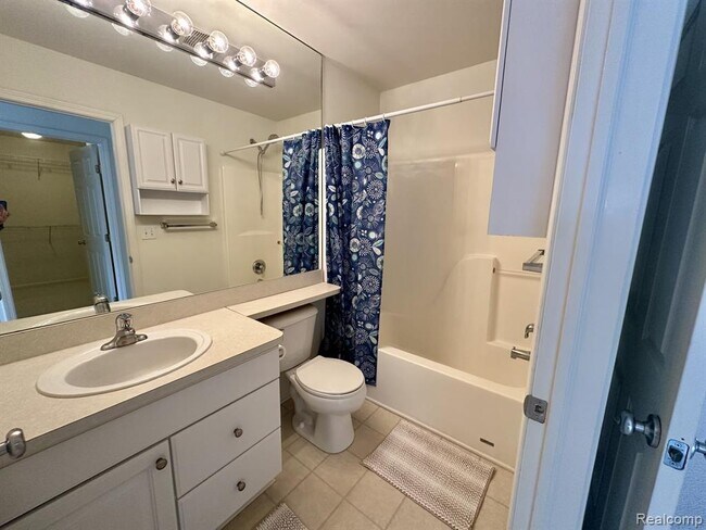 Building Photo - 149 S Vista