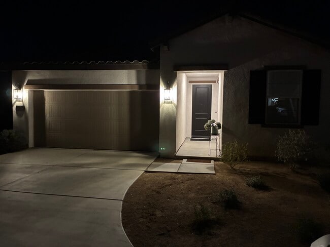 Building Photo - 84098 Caviano Dr