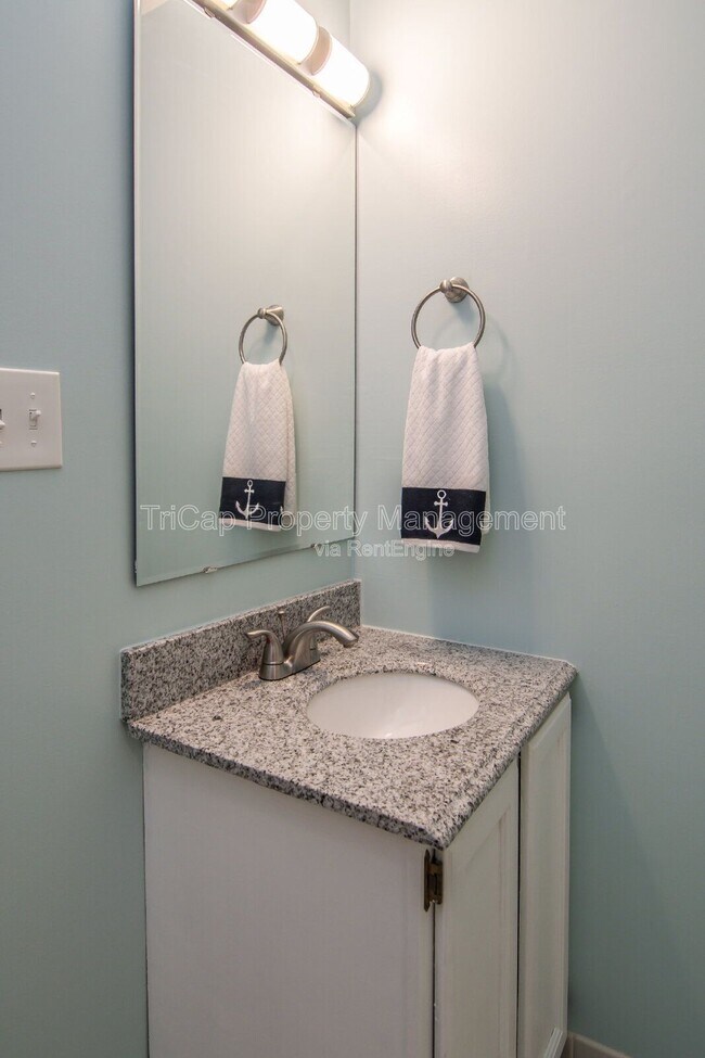 Building Photo - 1806 Township Cir