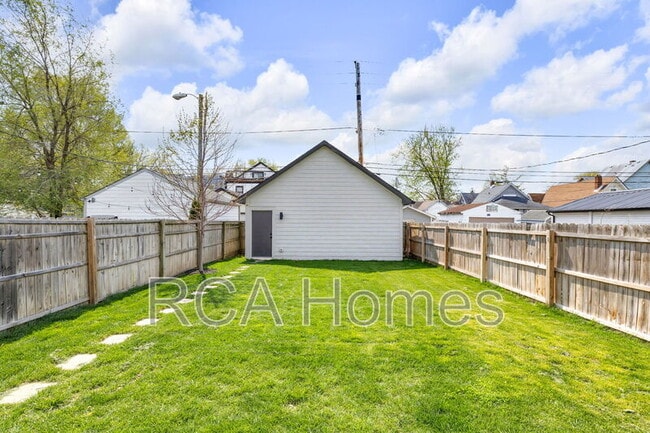 Building Photo - 1225 Hoyt Ave