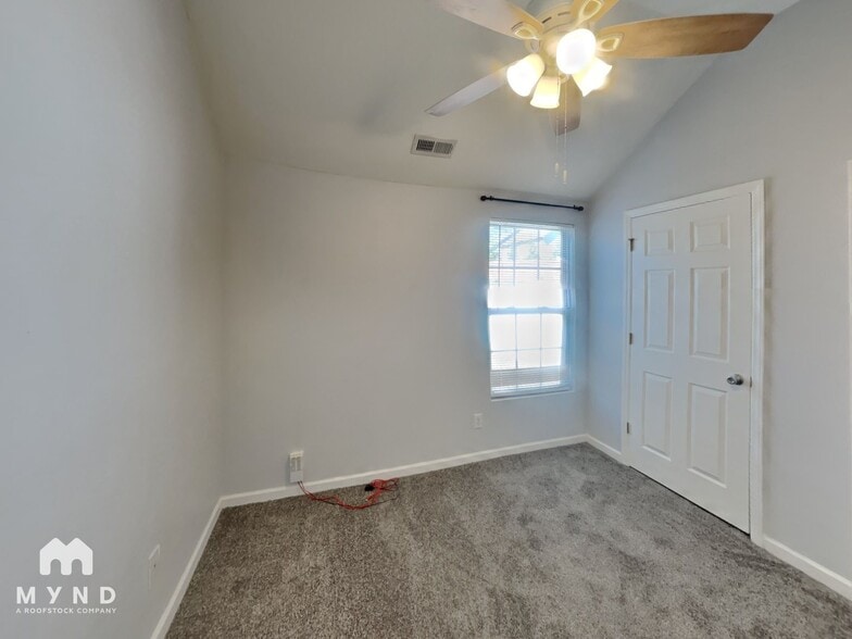 Building Photo - 3400 Fatima Ct