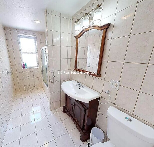 Primary Photo - 73 Thatcher St