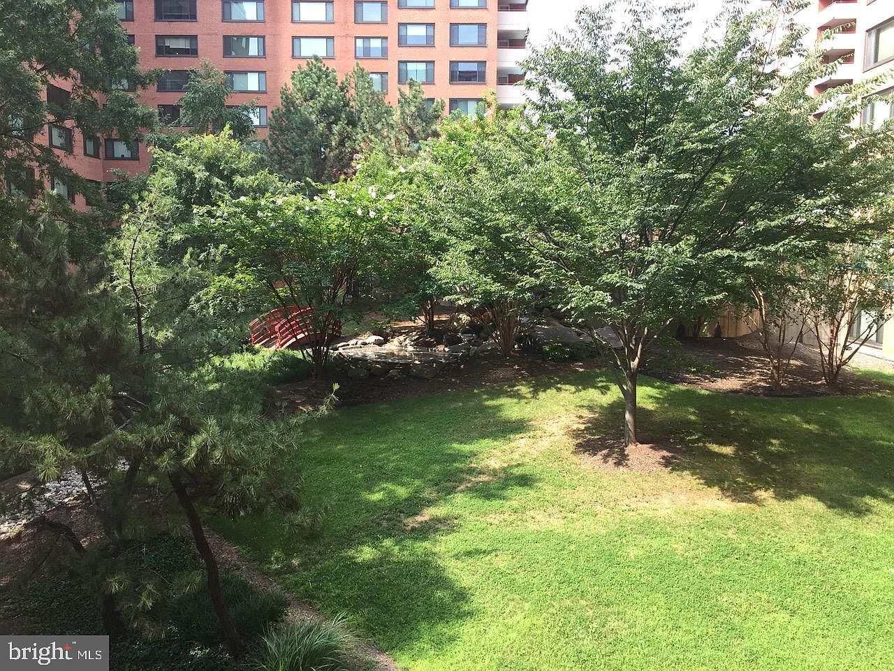 Building Photo - 1021 Arlington Blvd