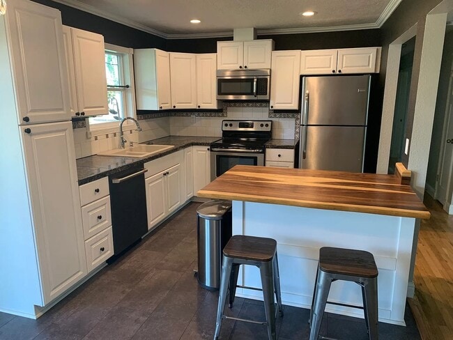 Building Photo - Beautiful ranch style starter home