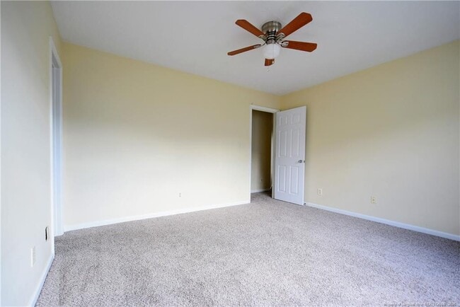 Building Photo - 224 Waterdown Dr