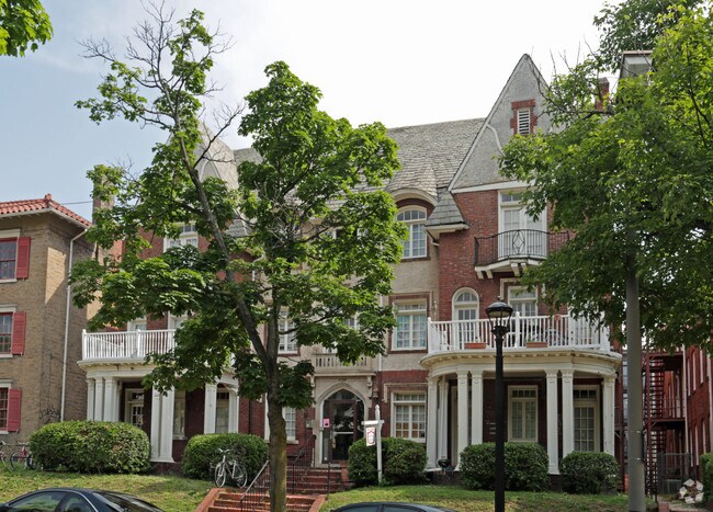 Building Photo - 1120 W Grace St