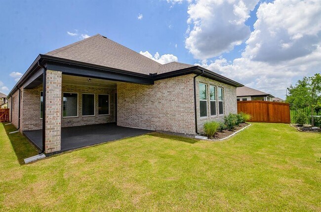 Building Photo - 13807 San Pasqual Pointe Dr