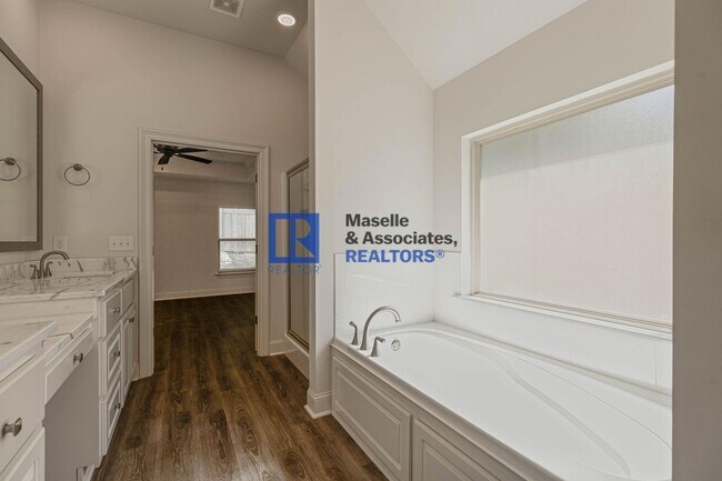 Building Photo - 3 Bed/2 Bath Home in Silver Ridge