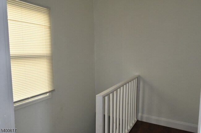 Building Photo - 129 Central Pl