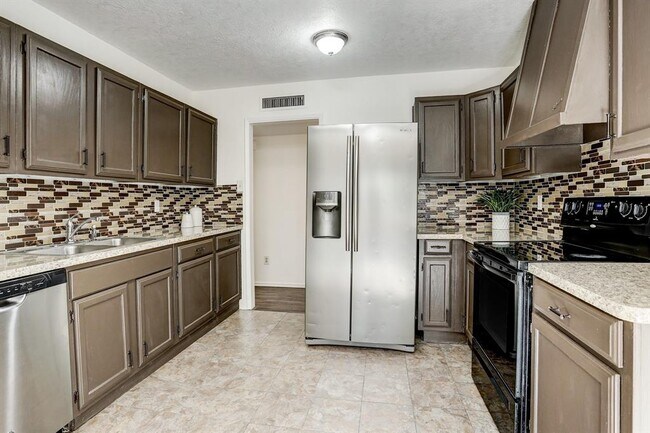 Building Photo - 24115 Anchor Ranch Dr