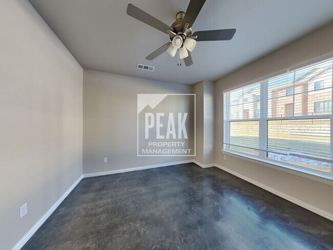 Building Photo - BRAND NEW Willow Crossing Townhomes for Re...