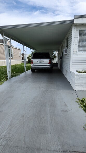 Carport 2 cars - 2050 SW 83rd Ter