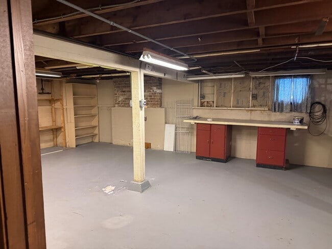 Building Photo - 21 Glenwood St