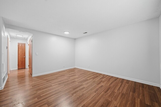 Building Photo - 5509 S 31st St