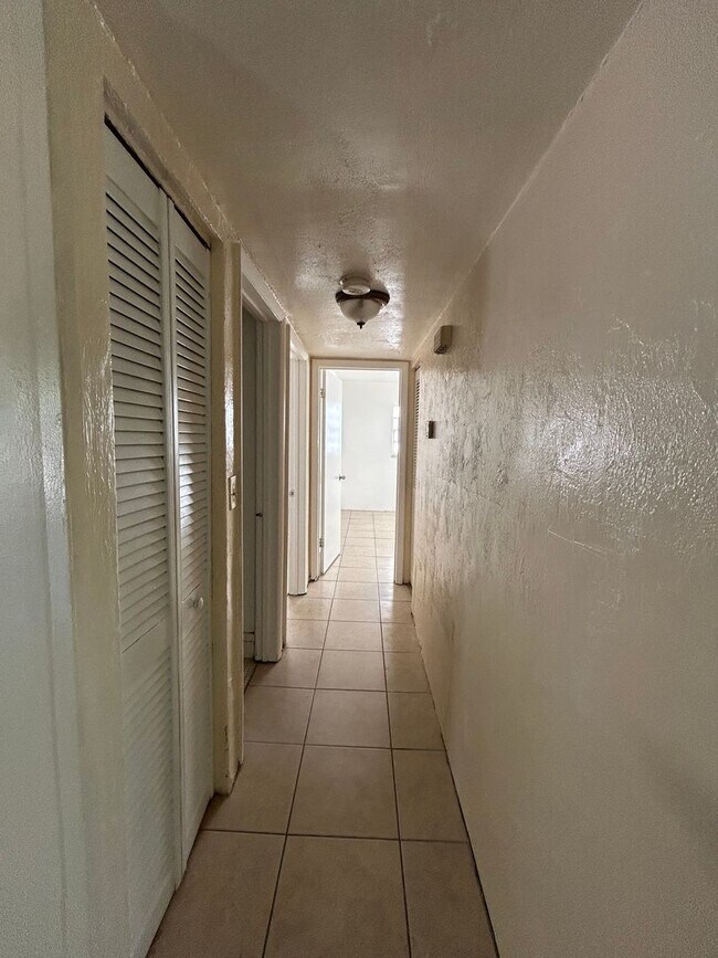 Building Photo - 1221 Kennedy Rd