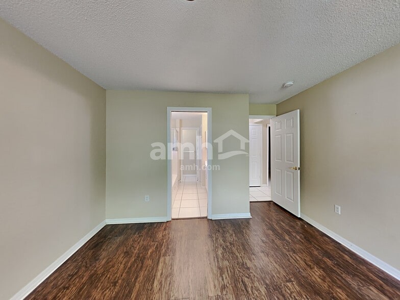 Building Photo - 2862 Hickory Ridge Dr