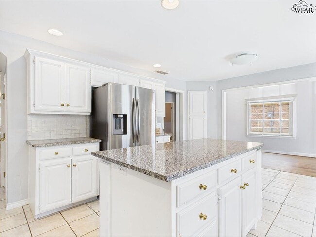 Building Photo - 3504 Rugby Ln