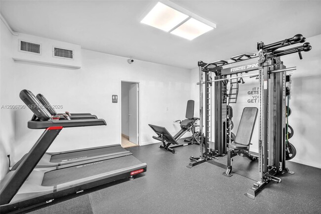 Building Photo - 5313 Collins Ave